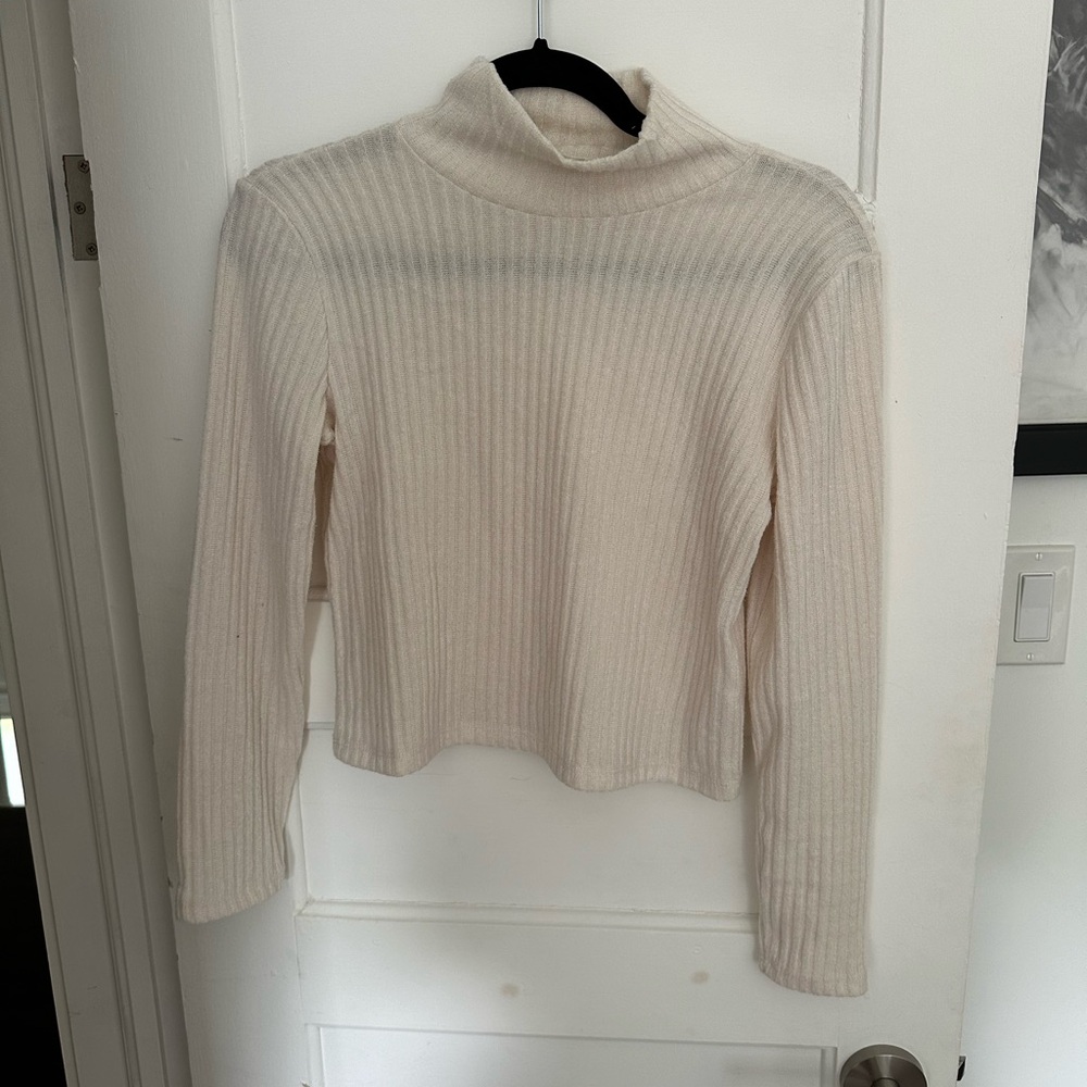 Aritzia Wilfred Free Cropped Sweater